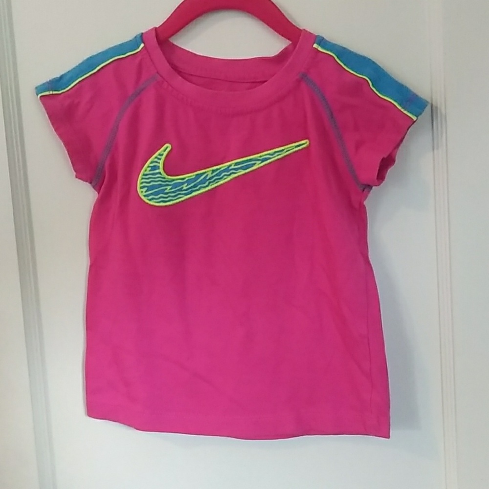 Nike top